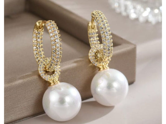 Luxeandco Earrings Charlotte Pearl Drop Earrings | Gold Plated