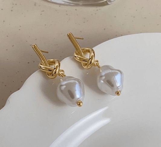 Luxeandco Giselle Pearl Earrings | Gold Plated