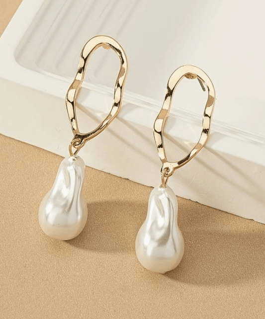Luxeandco Kenzie Pearl Earrings | Gold Plated